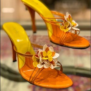 Charles David spring time sandals with flowers